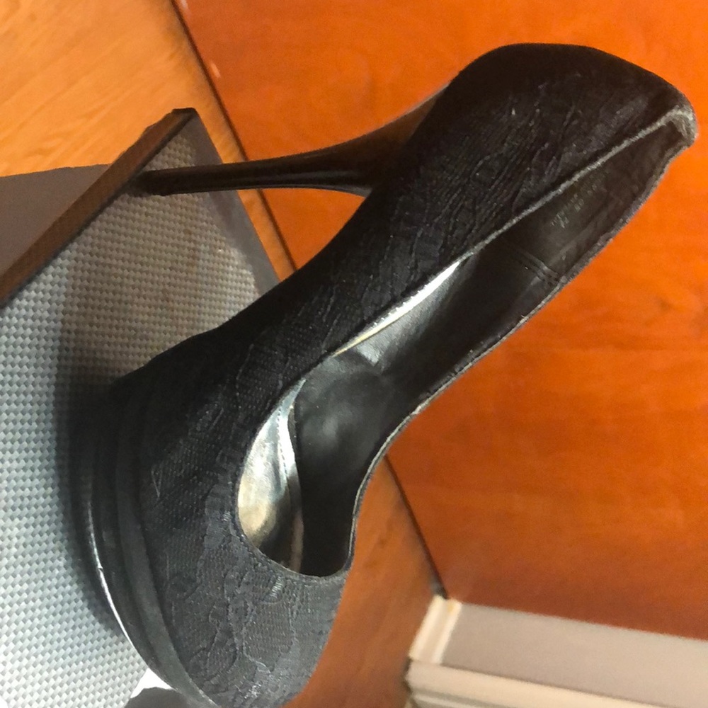 Black lace heels!!!